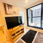 Stylish Cbd Apartment In The Heart Of Auckland