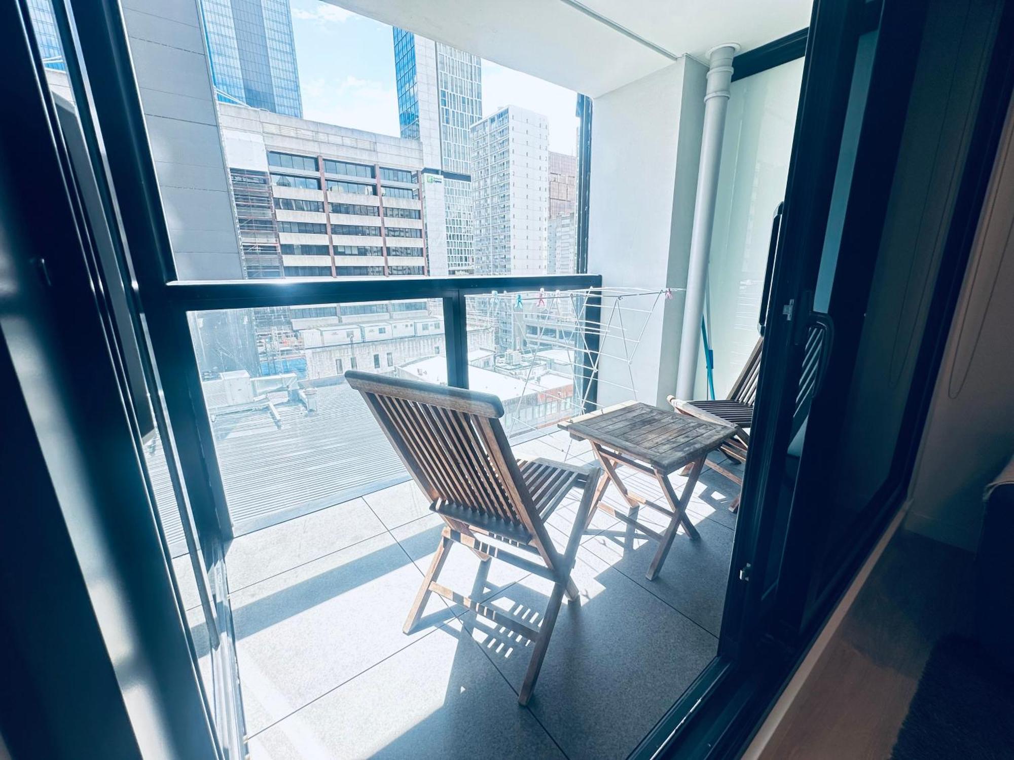 Stylish Cbd In The Heart Of Apartment *